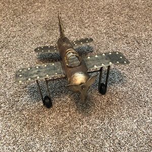 Metal Airplane Accent Decor Piece l